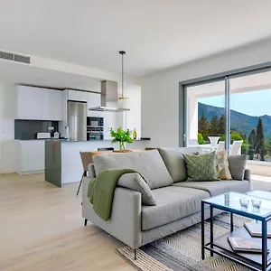 https://central-apartment-with-a-view.1costadelsol.com