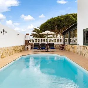 https://lanzarote-villa-marla.in-canary-islands.com